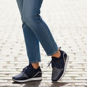 a new day Lightweight Sneakers 